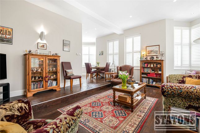 Flat J, Rydal Mount, Potters Bar photo 4