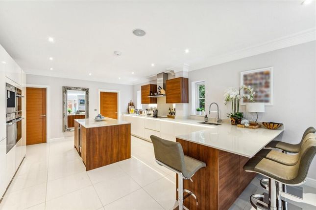 Belville House, Furlong Drive, Ascot photo 3
