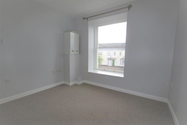 Flat 4, St Georges House, Cullompton photo 2