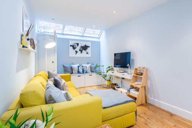 5 Maidenhead Yard, Hertford photo 4