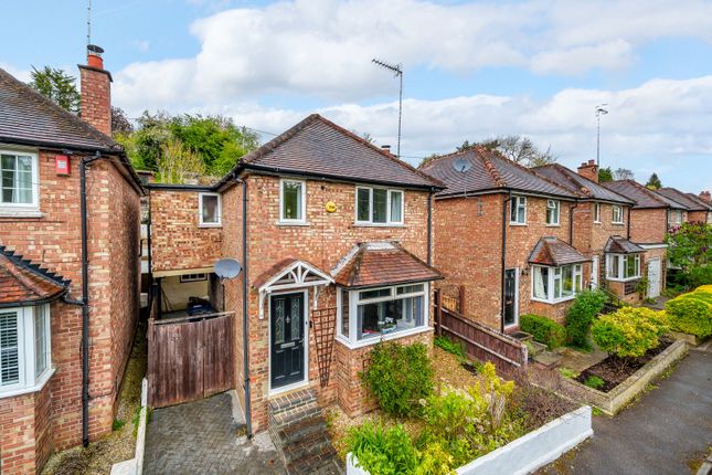 Thumbnail Detached house for sale in Cliffe Road, Godalming