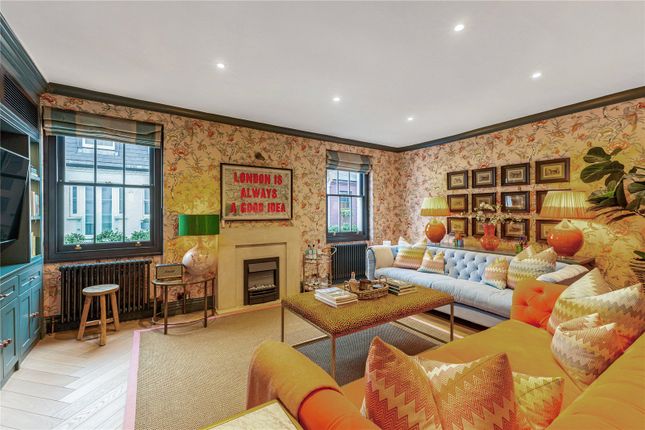 155, Pavilion Road, London photo 2