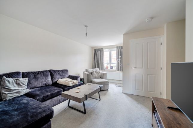 Petunia Way, Lincoln photo 3