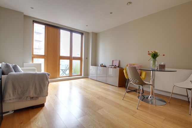 Flat for sale in Flat 234 Watermans Place, 3 Wharf Approach, Leeds