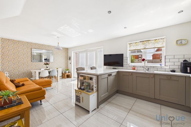 7, Meadow Drive, Inskip photo 3