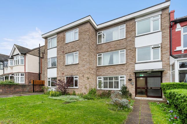 Flat for sale in Hainault Road, Upper Leytonstone