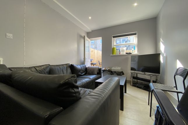 15, Dogfield Street(*), Cardiff photo 2