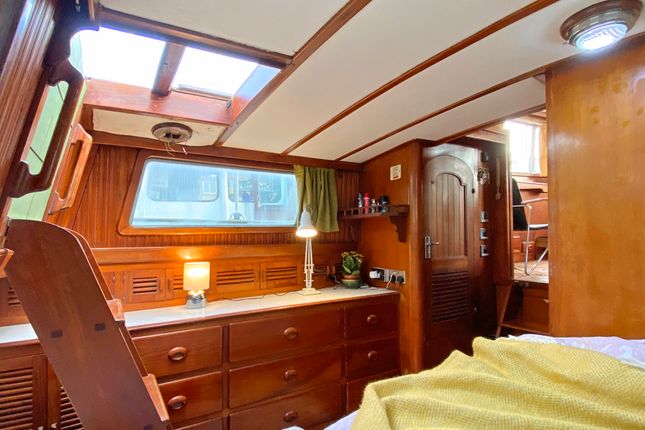 1-bed house on South Dock Marina, Rope Street, London, £79,995