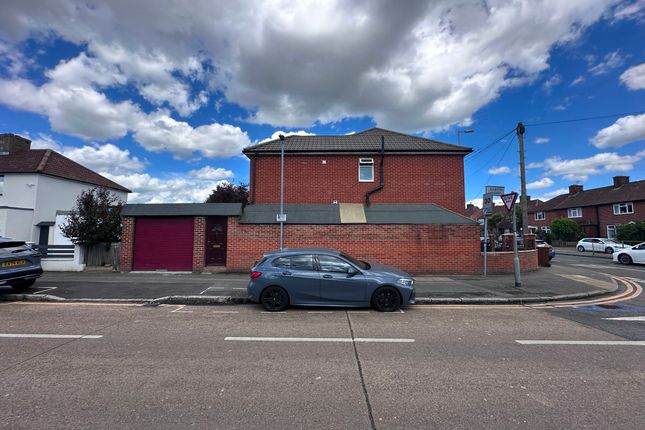 74 Porters Avenue, Dagenham photo 2