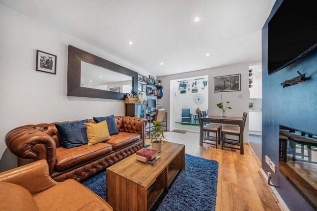 Flat for sale in Lillie Road, London