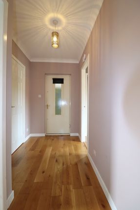 Longdales Court, Falkirk, Falkirk photo 4