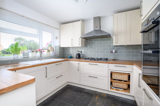 5, Egmont Road, Walton-on-Thames photo 2