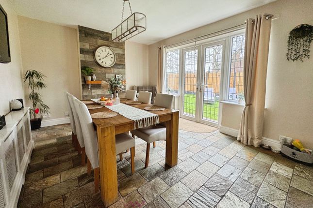 1, Inglenook Drive, Doncaster photo 3