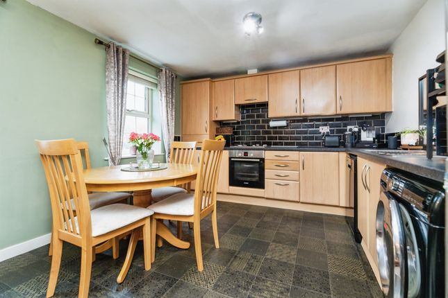 61, Barberry Court, Barnsley photo 3