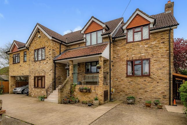 Thumbnail Detached house for sale in Ray Mill Road West, Maidenhead