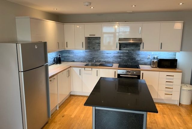2-bed flat on 41, Altolusso, Cardiff, £1,200/mo
