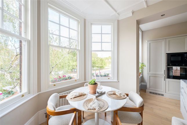 Flat 2, 96, Clapham Common South Side, London photo 4
