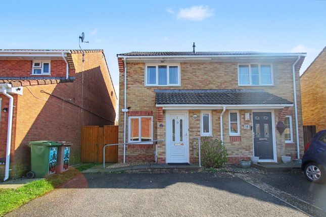 2-bed house on 17, Ty'N Y Parc, Caerphilly, £200,000
