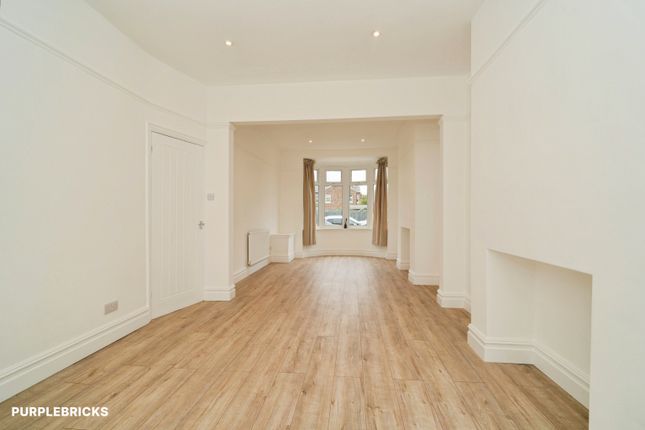 43, Bromley Avenue, Manchester photo 2