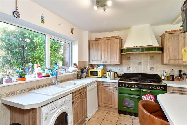 Thumbnail Terraced house for sale in Mountfields, Brighton, East Sussex