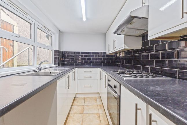 2 Oxford Street, Pontypool photo 2