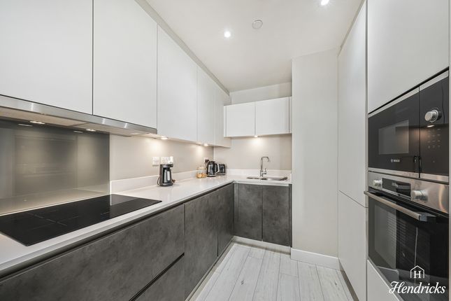 Flat Flat 197, Beaumont Court 61-71, Victoria Avenue, Southend-on-sea photo 4