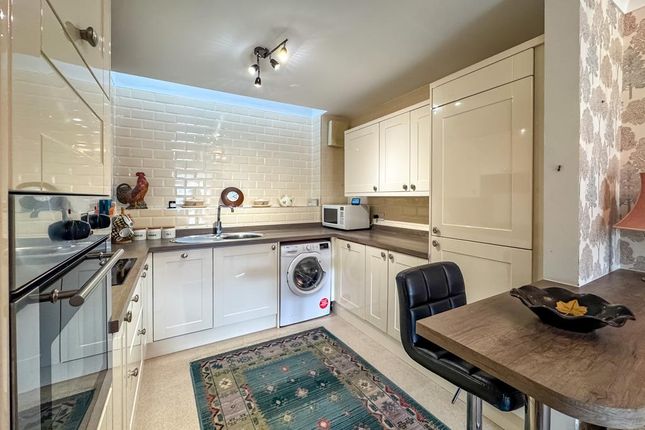 Flat 11 Chelsea Court, Dalys Road, Rochford photo 4