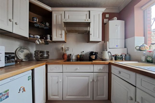7 Kingcome Court, Fore Street Buckfastleigh Devon, Buckfastleigh photo 2