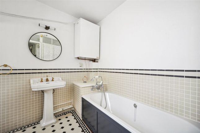 Terraced house for sale in Victoria Square, London