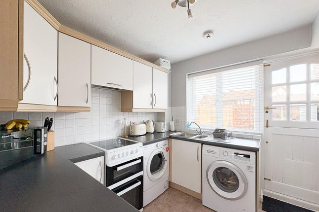 30, Vallance Close, Burgess Hill photo 2