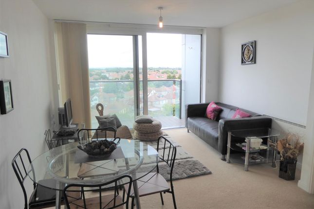 Flat to rent in The Blenheim Centre, Prince Regent Road, Hounslow