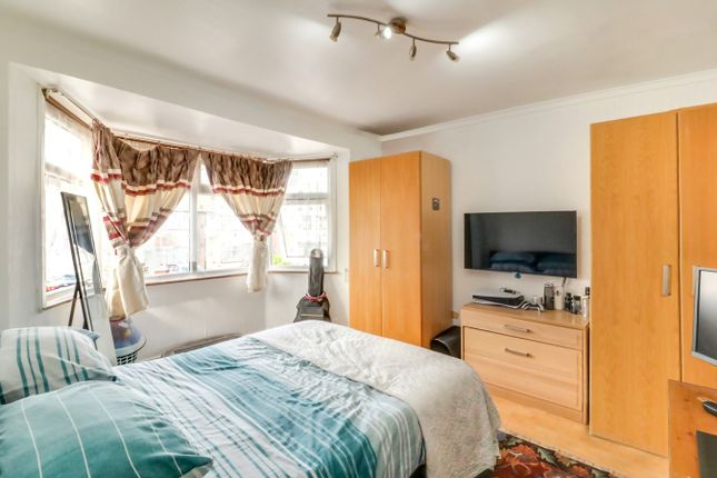 End terrace house for sale in Clifton Road, Harrow