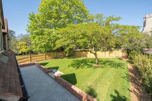 Tower View,, Perry Hill, Guildford photo 2