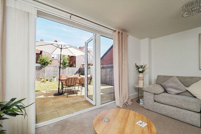 16, Birch Close, Nottingham photo 4