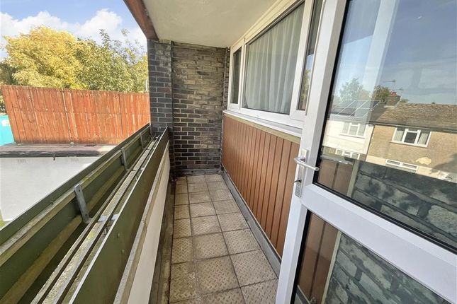 Flat for sale in Chetwode Road, Tadworth, Surrey