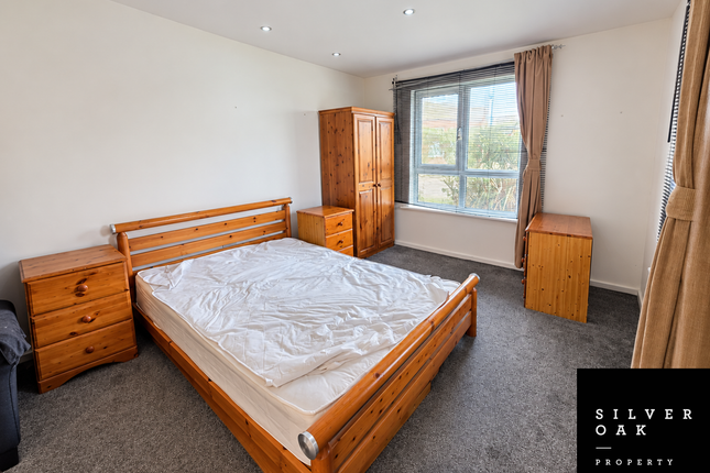 Flat 18, Llanelli photo 5