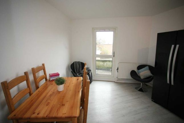 15, Fender Court, London photo 3