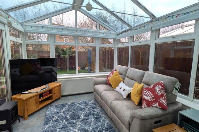 29, Priestley Way, Burnham-On-Sea photo 3