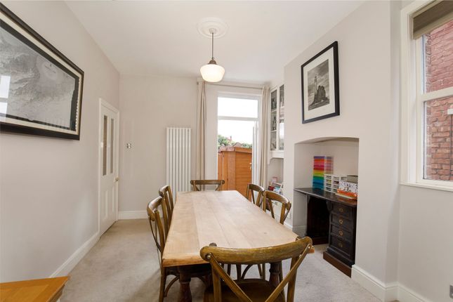6 Highfield Drive, Manchester photo 4
