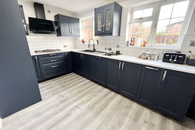 7, Barbrook Drive, Brierley Hill photo 4