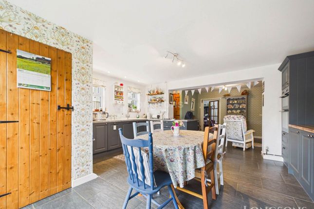 Snowdrop Cottage, Vicarage Road, Thetford photo 3