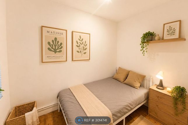 Flat, Finn House Bevenden Street, London photo 3