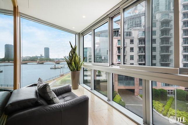 Thumbnail Flat for sale in St. George Wharf, London