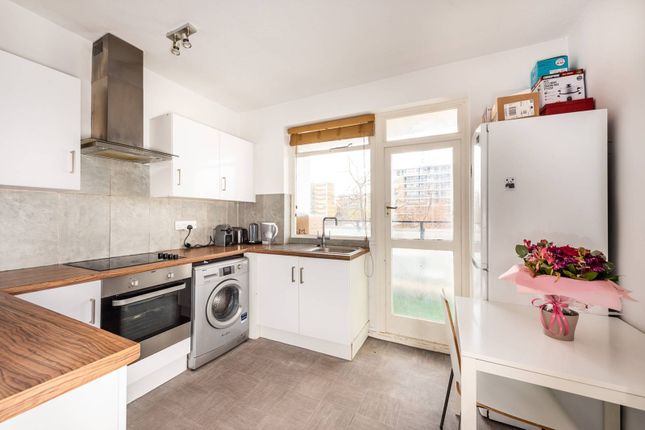 Flat for sale in Chaucer House, Churchill Gardens, Pimlico, London