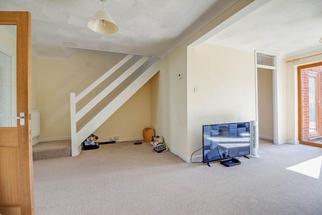 11, James Court, St. Neots photo 2