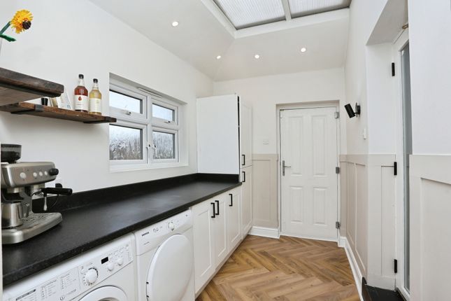 31, Frimley Close, Surrey photo 4