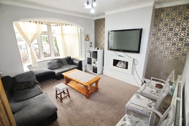 17, Compton Drive, Grimsby photo 2