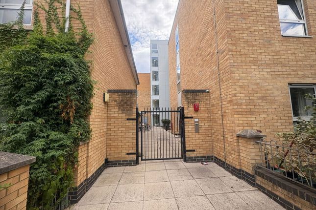 Flat 502,, Storehouse Mews, London photo 2