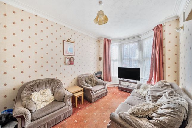 47 Crescent Road, Barnet photo 4