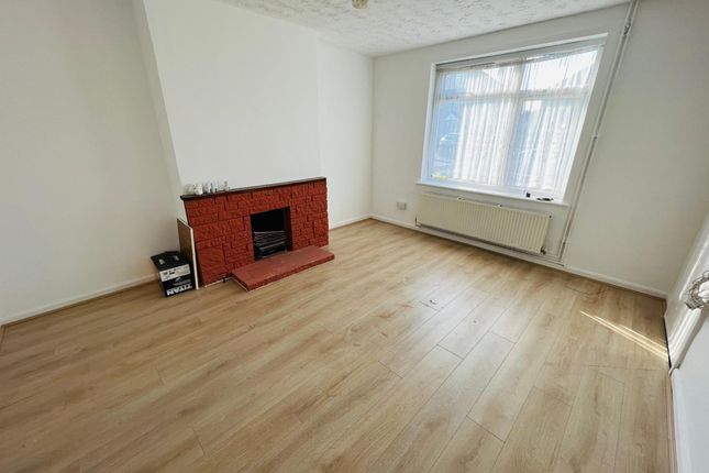 27 Foxglove Road, Dudley photo 2